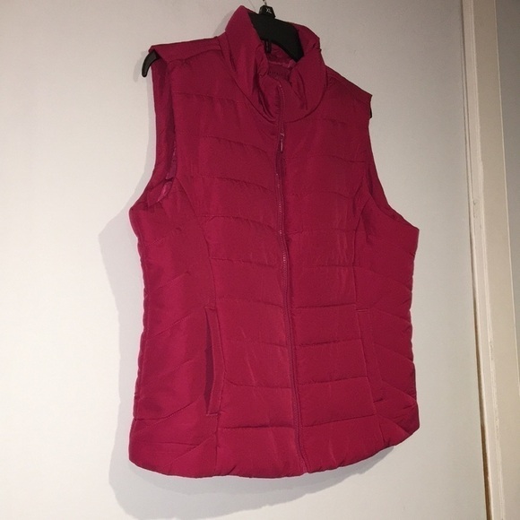 Aeropostale Deep Pink Puffer Vest with full zip and pockets - Picture 3 of 7